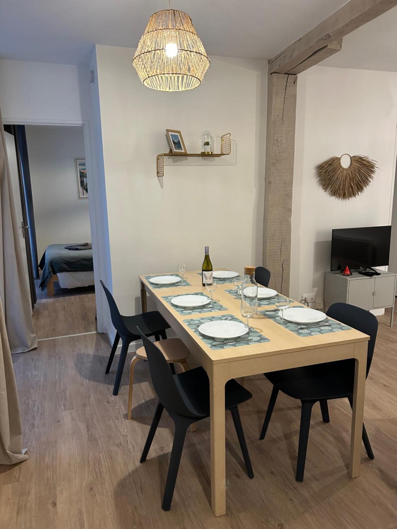 Le Patio : Appartement Chic 3 Chambres Au Coeur De По Екстер'єр фото
